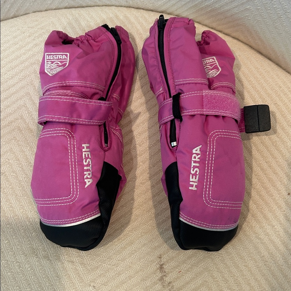 Hestra Baby Toddler Long Zip Mittens Cerise size 2